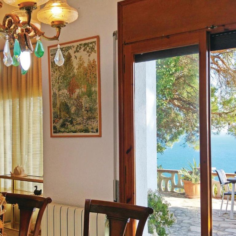 Gorgeous Home In Blanes - Casa de 4 dormitorios - 20