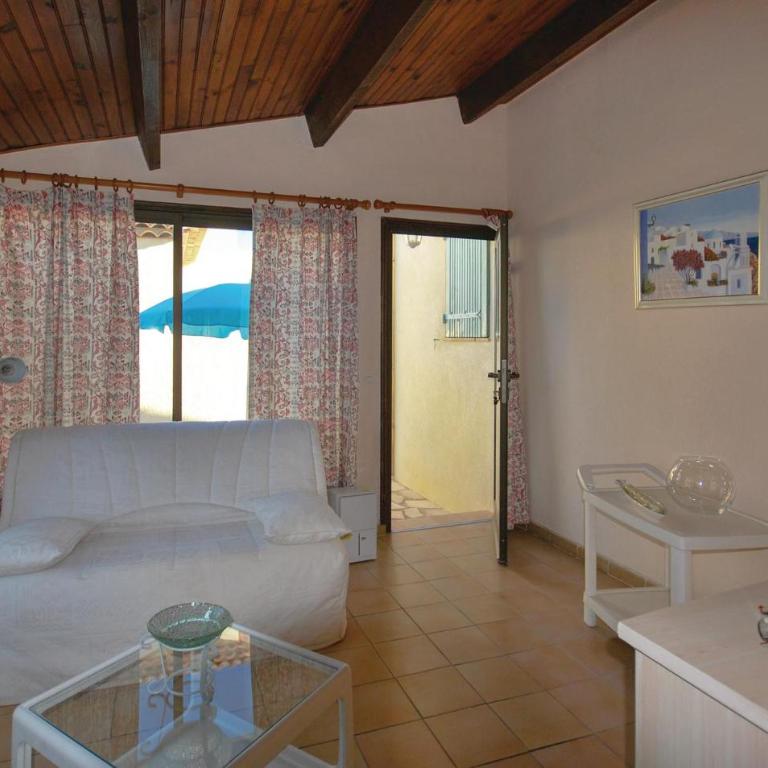 Awesome Apartment In Roquebrune Sur Argens - Appartement - 13