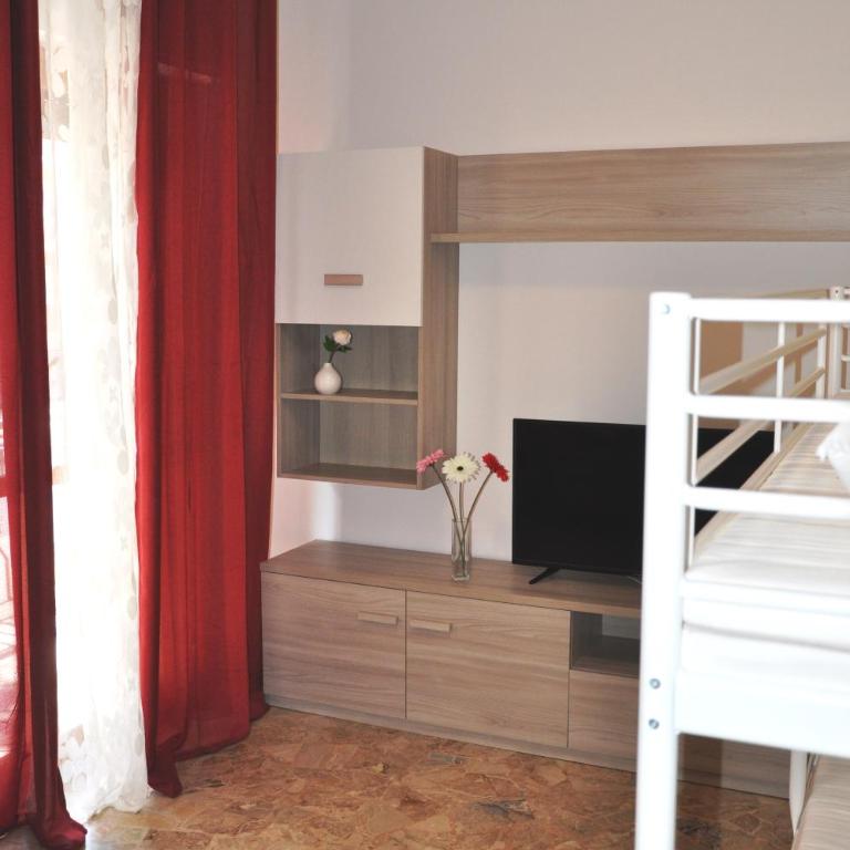VIALE REPUBBLICA 307 2 - Appartamento con Balcone - 15