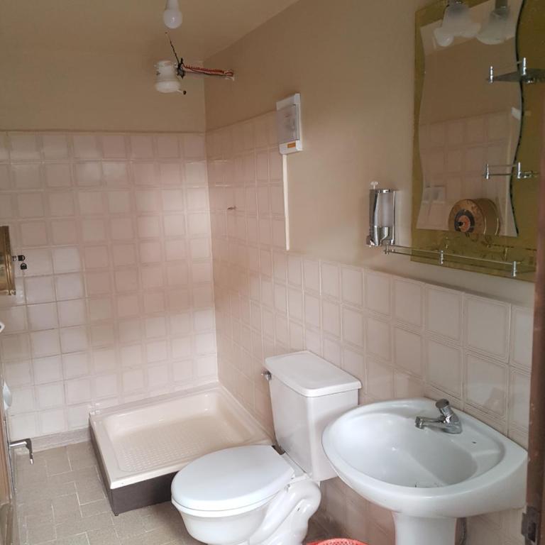 Hostel Buen descanso - Family Room with Shared Bathroom - 4