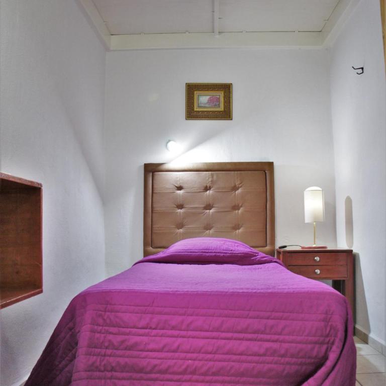 Hotel lit Guadalajara - Single Room with Private Bathroom - 4