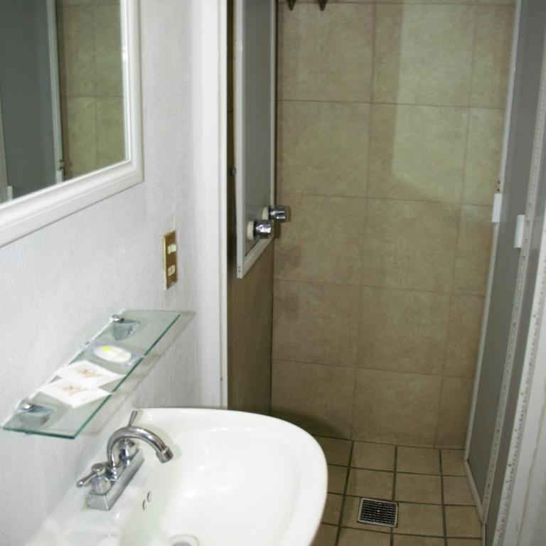 Hotel lit Guadalajara - Single Room with Private Bathroom - 3