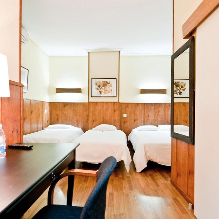 Hostal Asunción - Habitación cuádruple - 8