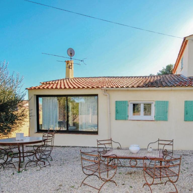 Awesome Apartment In Roquebrune Sur Argens - Appartement - 1