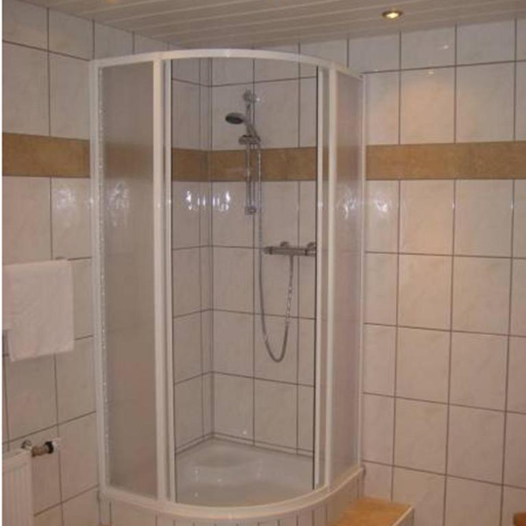 Pension Klausnerhof - Standard Doppelzimmer mit Balkon - 3