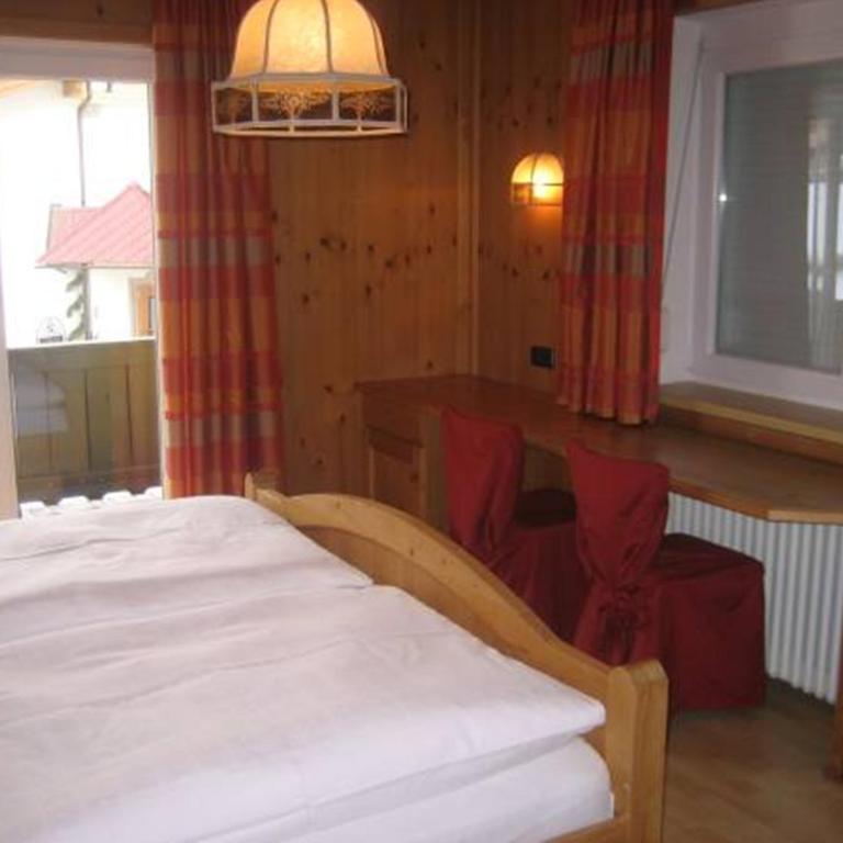 Pension Klausnerhof - Standard Doppelzimmer mit Balkon - 2