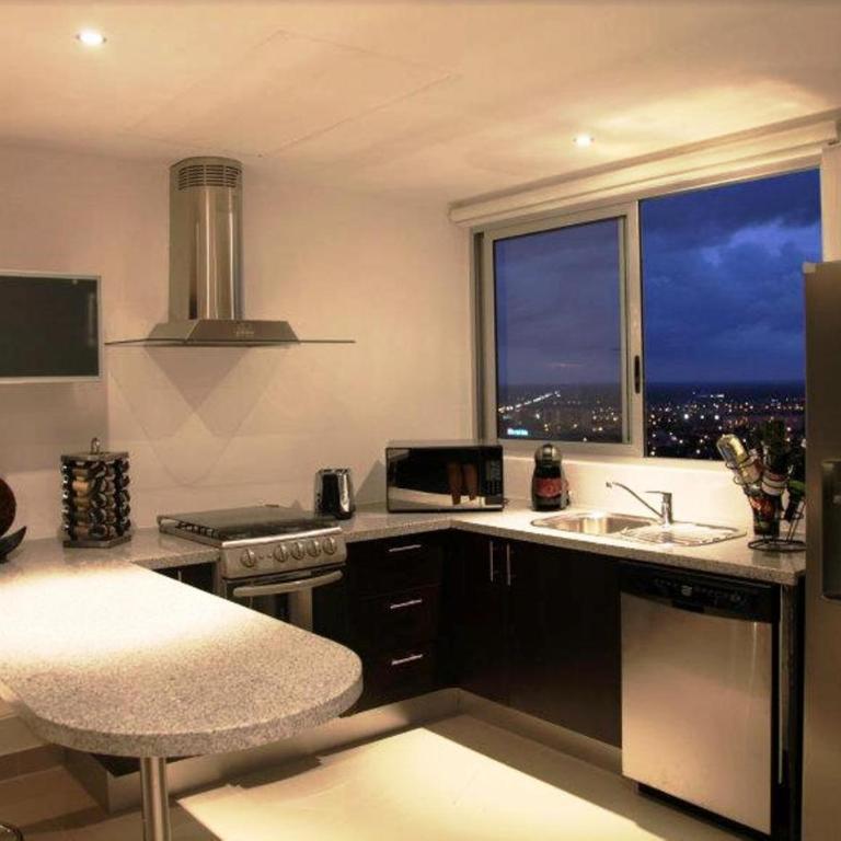 Suites Malecon Cancun - Two-Bedroom Suite with Sea View - 10