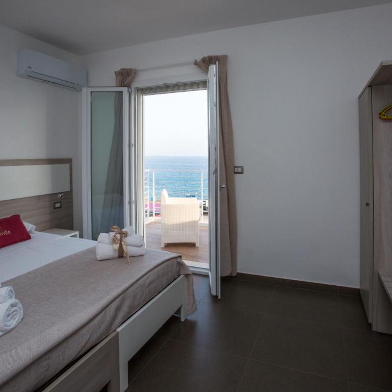 Spuma di mare - Camera Matrimoniale Deluxe con Balcone e Vista Mare - 10