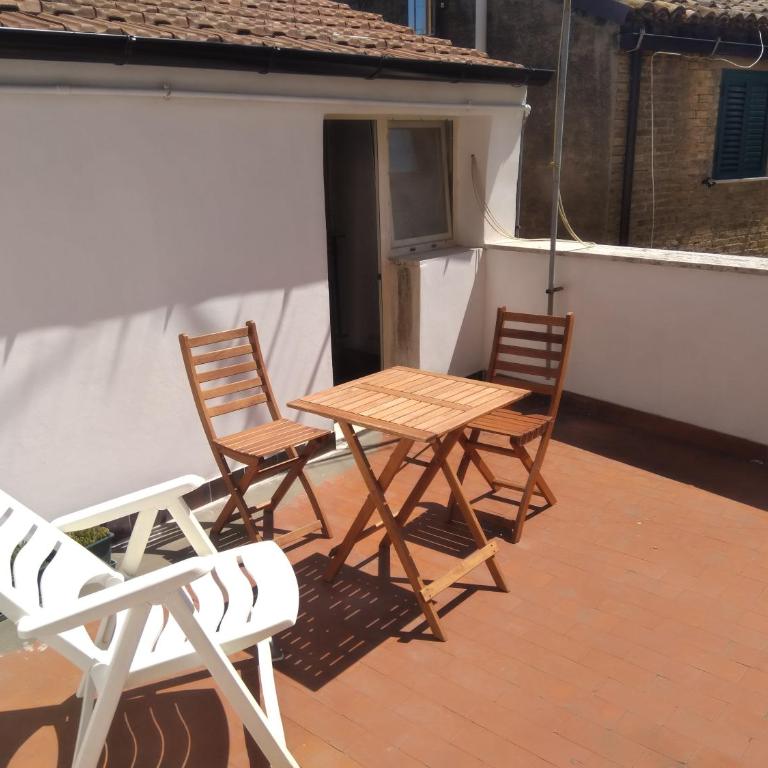GRAZIOSO APPARTAMENTO CENTRALISSIMO - Appartamento con 2 Camere da Letto - 35