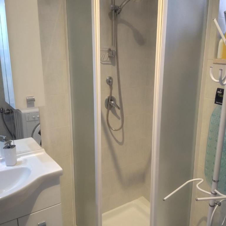GRAZIOSO APPARTAMENTO CENTRALISSIMO - Appartamento con 2 Camere da Letto - 23