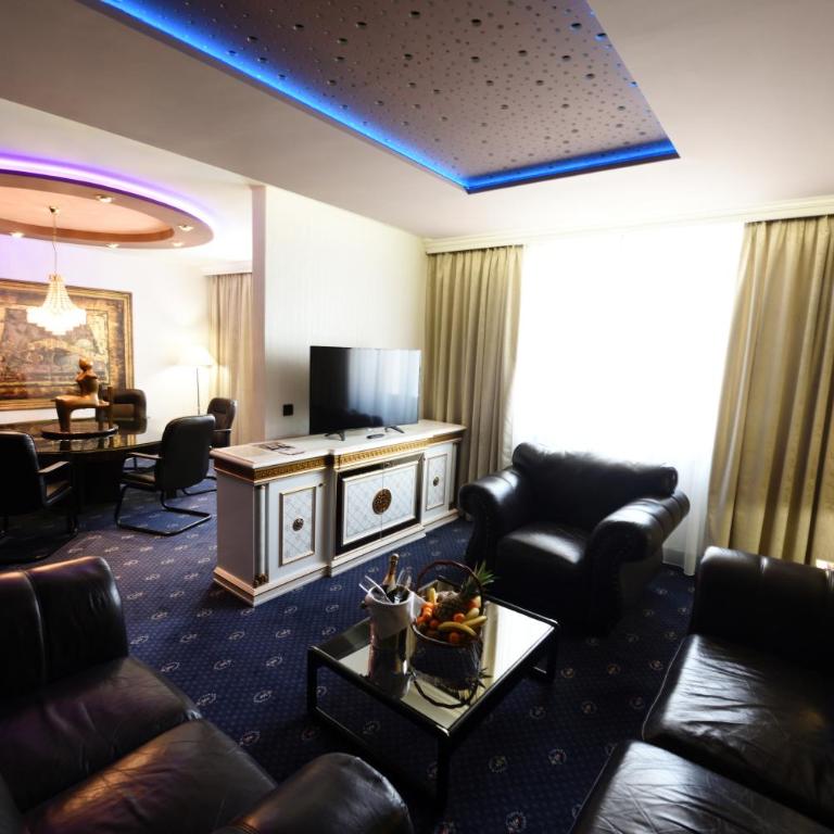 Hotel Holiday - Predsednički Suite - 2