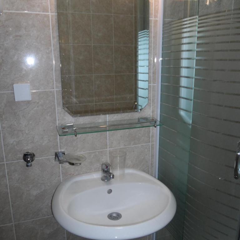 Guest House Budva - Apartman s 1 Spavaćom Sobom, Balkonom i Pogledom na More - 3