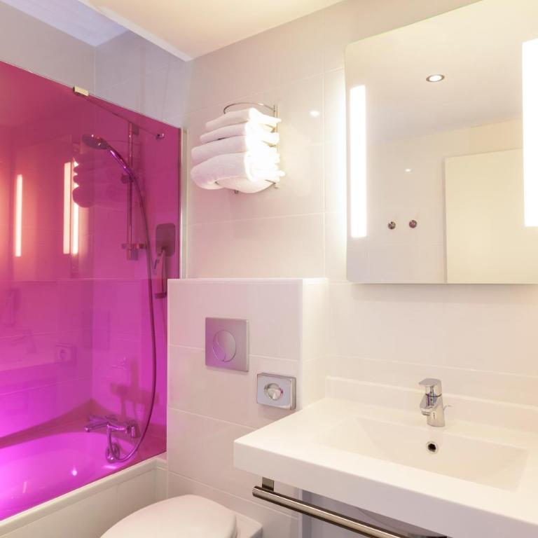 ibis Styles Saumur Gare Centre - Suite Familiale Standard avec 2 Chambres Communicantes - 10