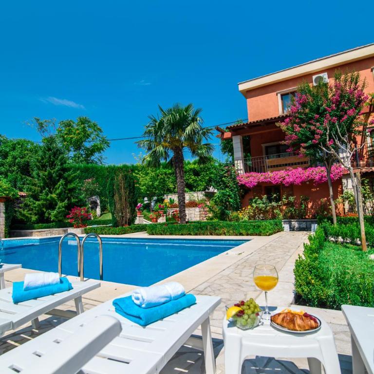 Villa Old Garden - Vila sa Sopstvenim Bazenom - 6