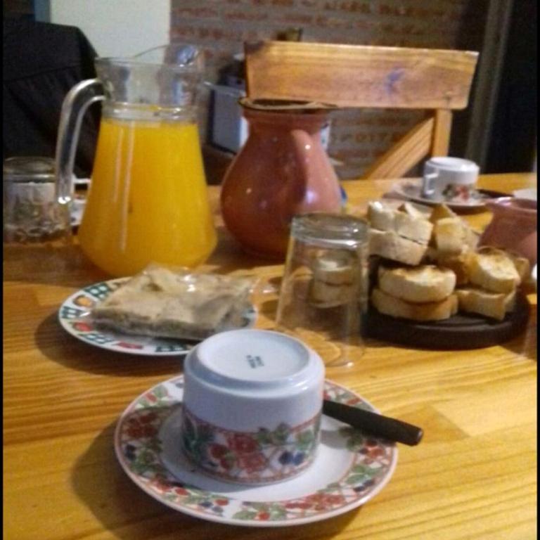 Casa de Franchesca HOSTEL - Three-Bedroom House - 9