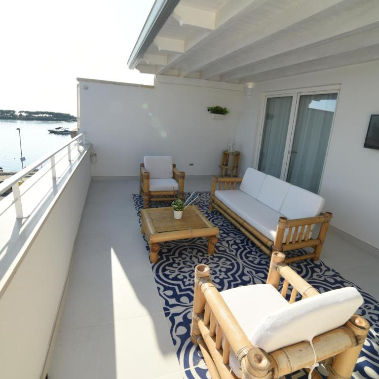 Latino Rent Room B&B vista mare - Camera Matrimoniale con Terrazza e Vista Mare - 7