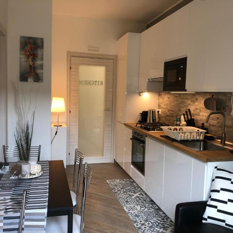 MilanHolidays - Two-Bedroom Apartment - 5