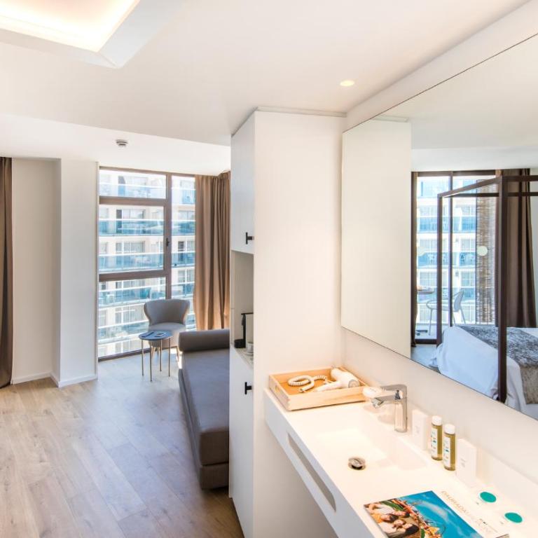 Golden Costa Salou - Adults Only 4* Sup - Habitación Triple - 10
