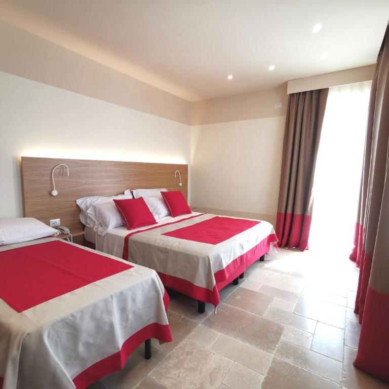 Maison Montechiaro - Triple Room with Garden View - 3