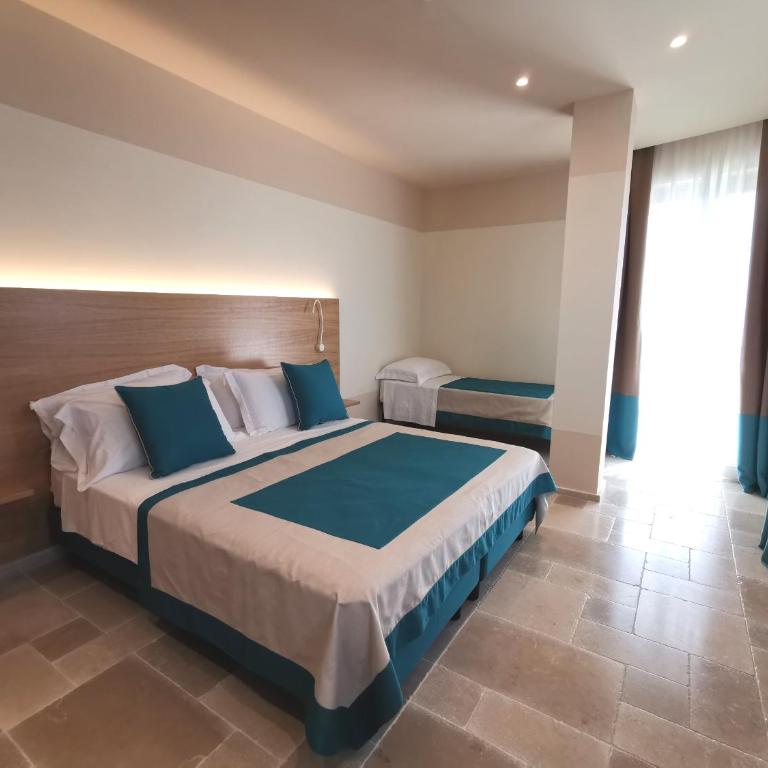 Maison Montechiaro - Triple Room with Garden View - 4