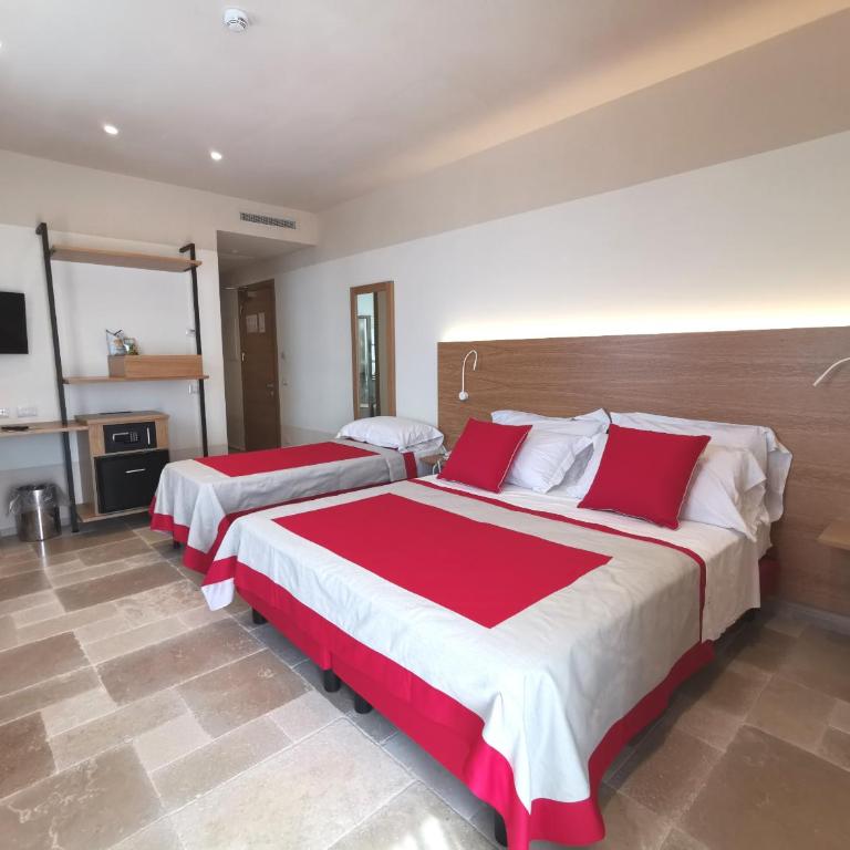 Maison Montechiaro - Triple Room with Garden View - 2