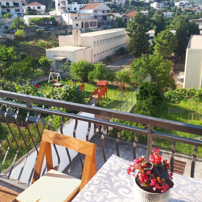 Guesthouse DONA - Triple Room with Garden View - 1