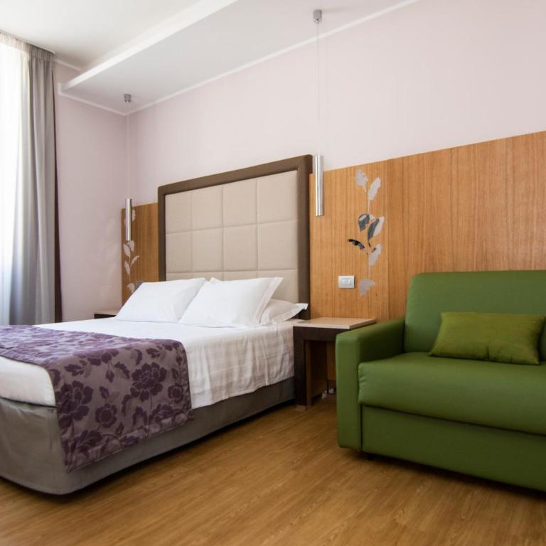 Hotel Giolli Nazionale - Camera Tripla con Vista - 7