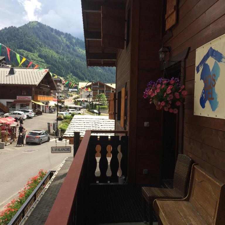 Central Hostel Chatel - Chambre Lits Jumeaux/Double avec Salle de Bains Privative - 17