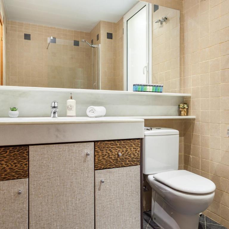 Art House Sagrada Familia - Two-Bedroom Apartment - 9