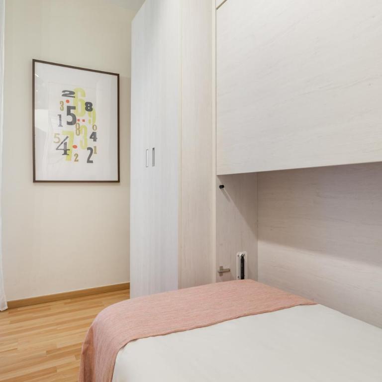 Art House Sagrada Familia - Two-Bedroom Apartment - 17