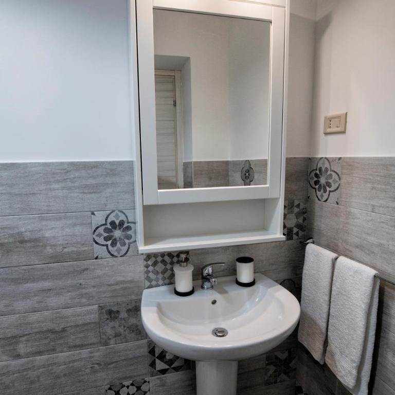GARDEN HOUSE: APARTMENTS AND ROOMS FOR HOLIDAYS - Habitación Doble con baño privado - 12