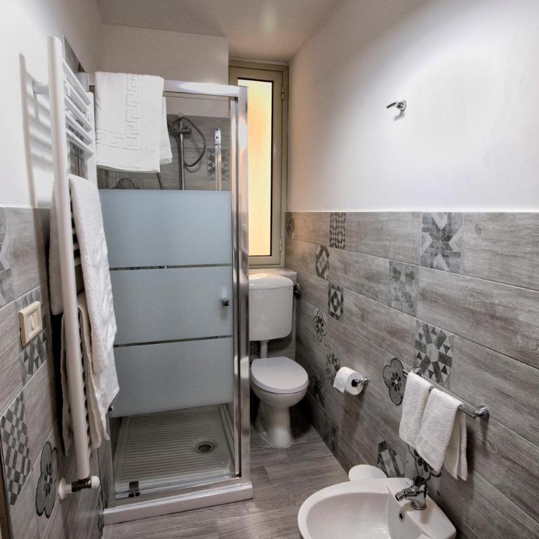 GARDEN HOUSE: APARTMENTS AND ROOMS FOR HOLIDAYS - Habitación Doble con baño privado - 11