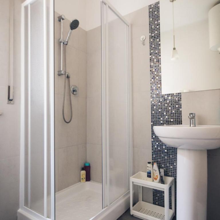 Pisacentro Guest House - Camera Matrimoniale Standard con Bagno in Comune - 5