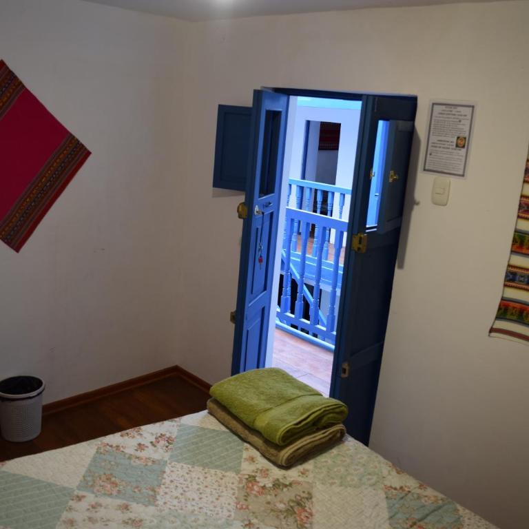 Carlos Guest House 3 Cusco - Double Room with Shared Bathroom - 21