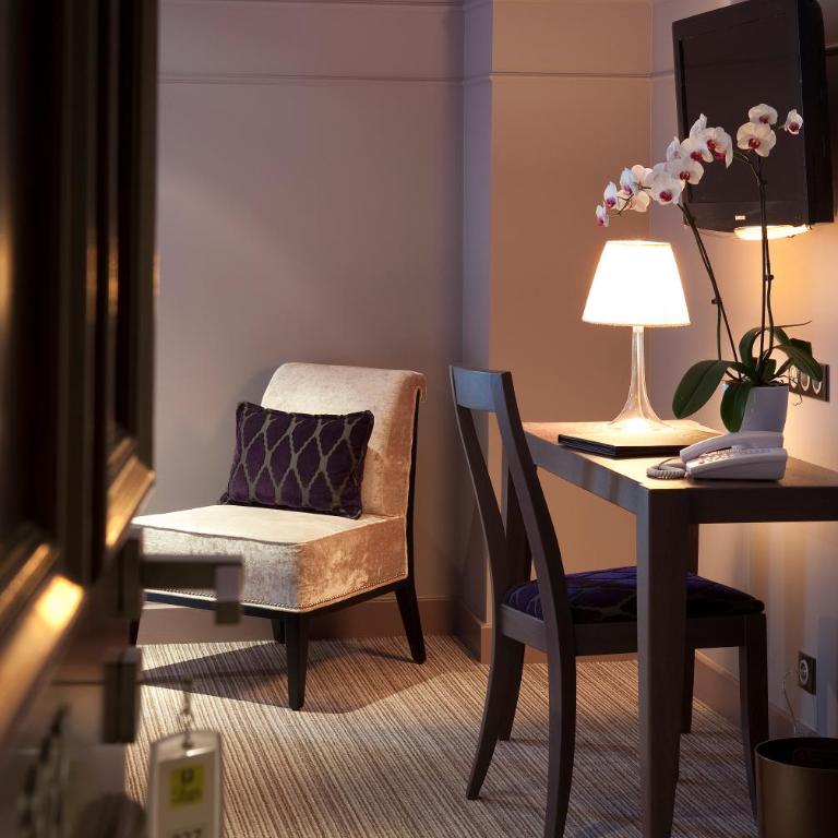 Logis Auberge Saint Simond - Chambre Double Supérieure - Vue sur Jardin - 5