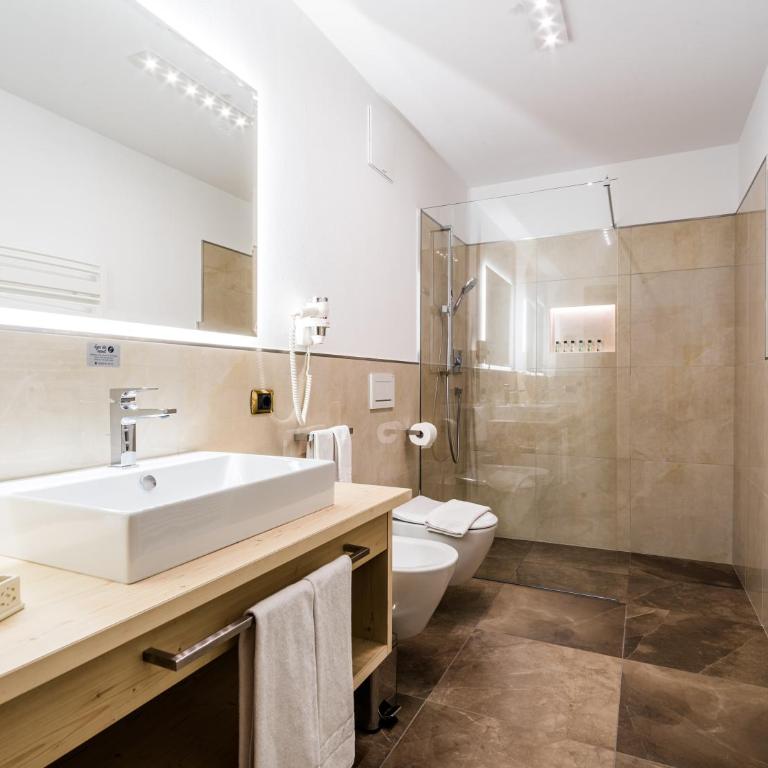 Garni Hotel and Apartments Wildbach - Camera Familiare Superior - 1