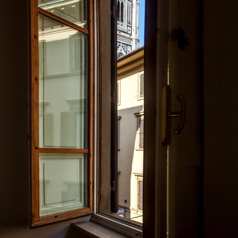 Hotel Costantini - Camera Matrimoniale con Vista Laterale Duomo - 7