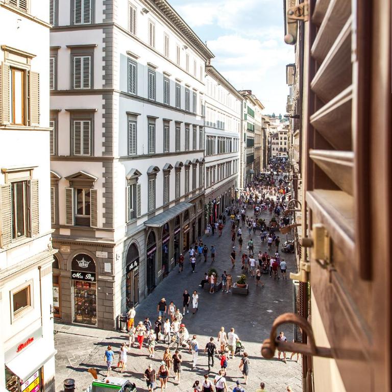 Hotel Costantini - Camera Matrimoniale con Vista Laterale Duomo - 25