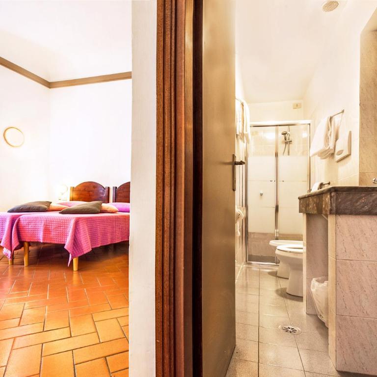 Hotel Costantini - Camera Matrimoniale con Vista Laterale Duomo - 5
