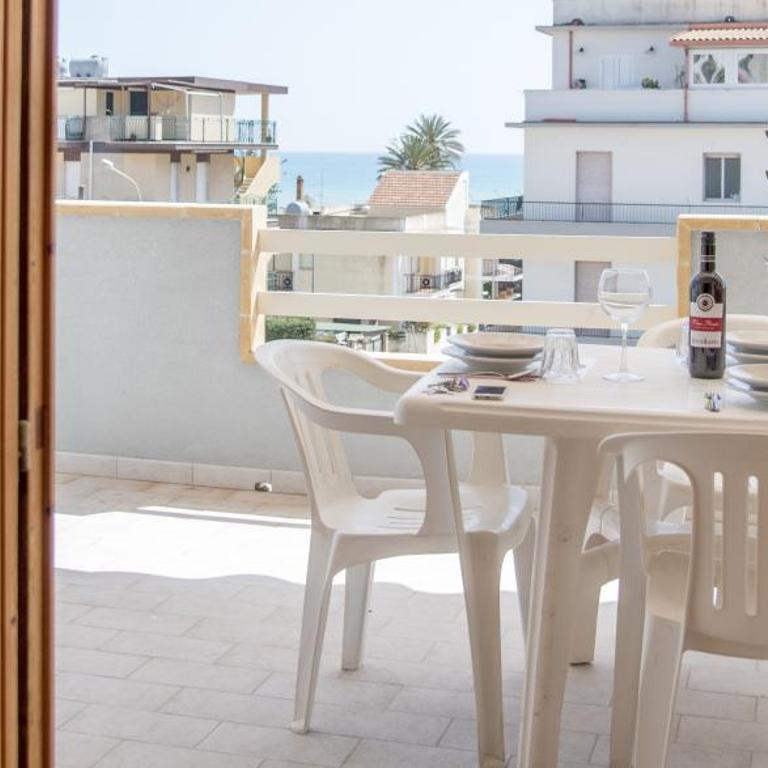 DELPOSTO Marina di Ragusa SR - Appartamento con 3 Camere da Letto - 2