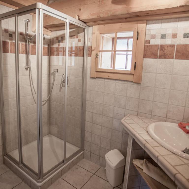 Mei Zeit Hüttendorf - Chalet mit 2 Schlafzimmern und Balkon - 32