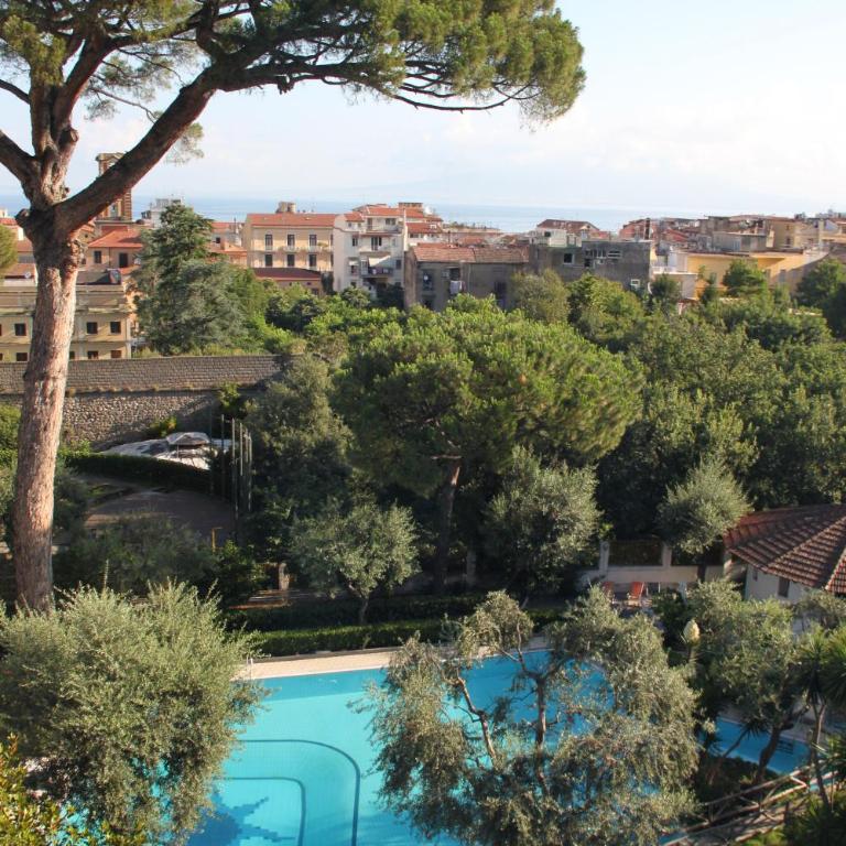 BLU SEA SORRENTO - Deluxe Double Room with Sea View - 9