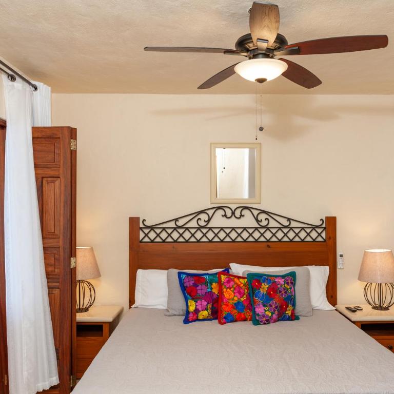 Ocean Front, 3 bedroom, 3 bathroom, Casa Natalia, Playa Esmeralda - Apartamento de 3 dormitorios - 21