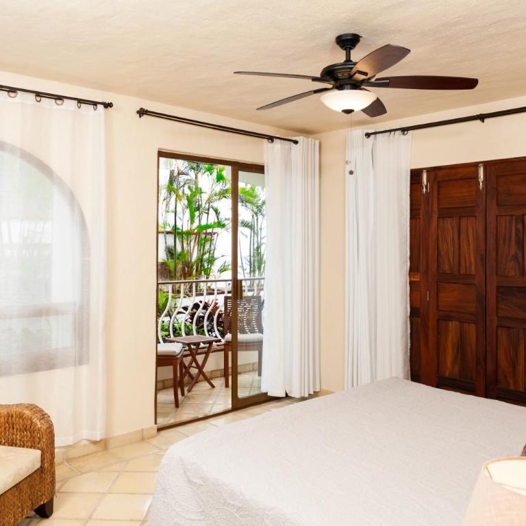 Ocean Front, 3 bedroom, 3 bathroom, Casa Natalia, Playa Esmeralda - Apartamento de 3 dormitorios - 18