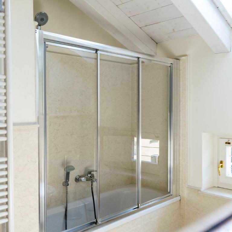 Juliet House - Mansard Apartment - 12