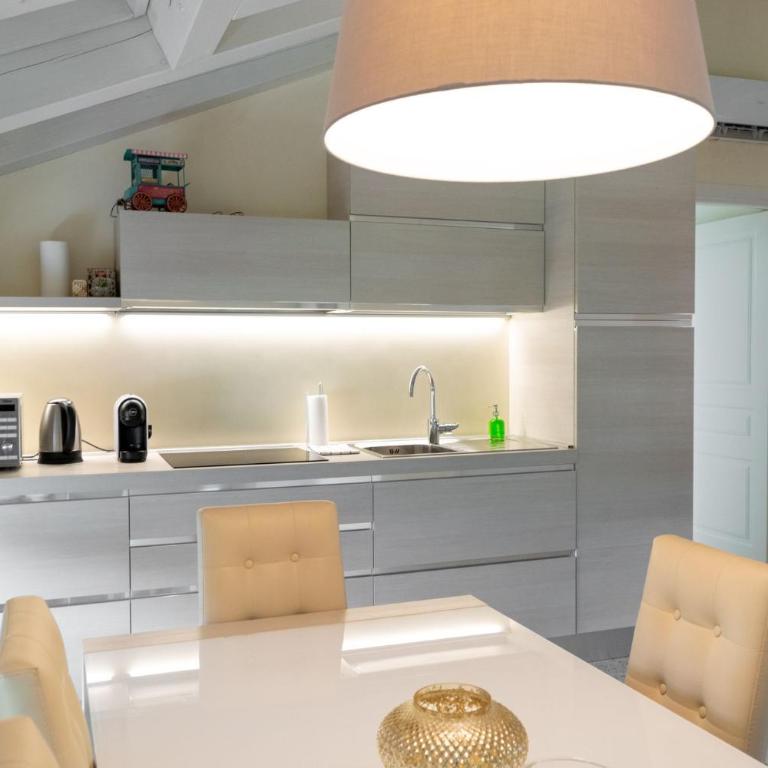 Juliet House - Mansard Apartment - 14