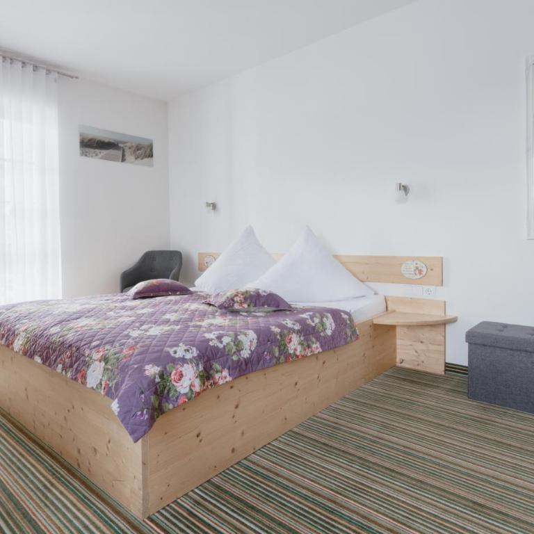 Gasthof Höhenrain - Doppelzimmer mit Balkon - 2