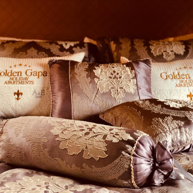 Golden GaPa Penthouse 1 - Deluxe Two-Bedroom Apartment with Mountain View - 4