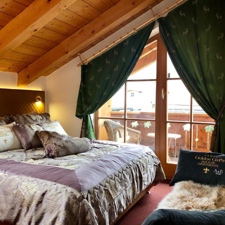 Golden GaPa Penthouse 1 - Deluxe Two-Bedroom Apartment with Mountain View - 3