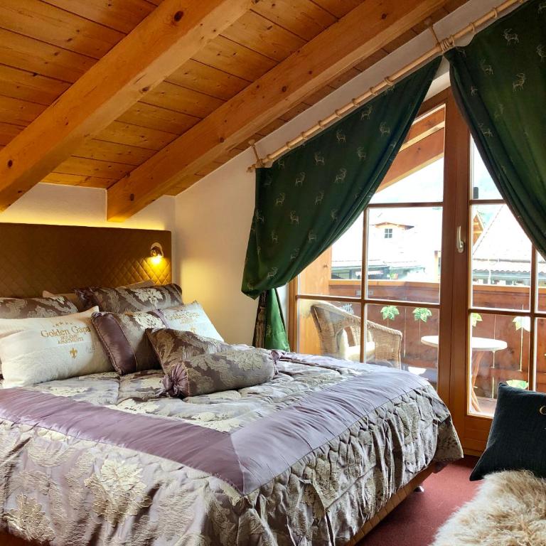 Golden GaPa Penthouse 1 - Deluxe Two-Bedroom Apartment with Mountain View - 11